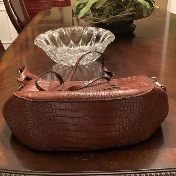 Brown Embossed Croc Satchel Purse. - Picture 6 of 10